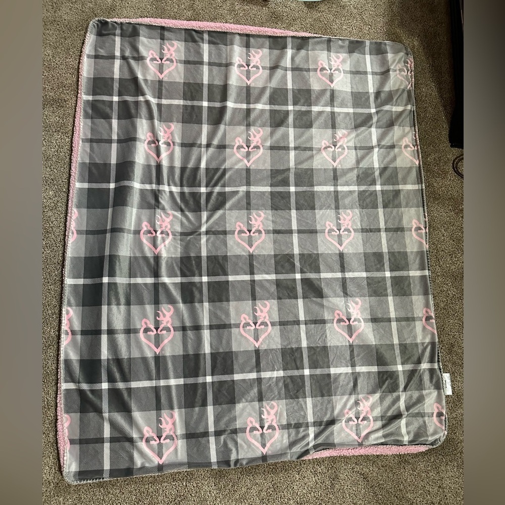 Girls pink and gray browning blanket - Picture 2 of 5